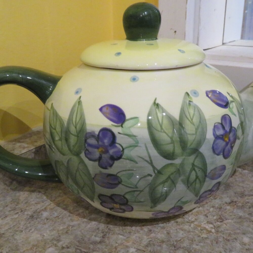 Butter Yellow & Green Floral Teapot Flaws (K769)